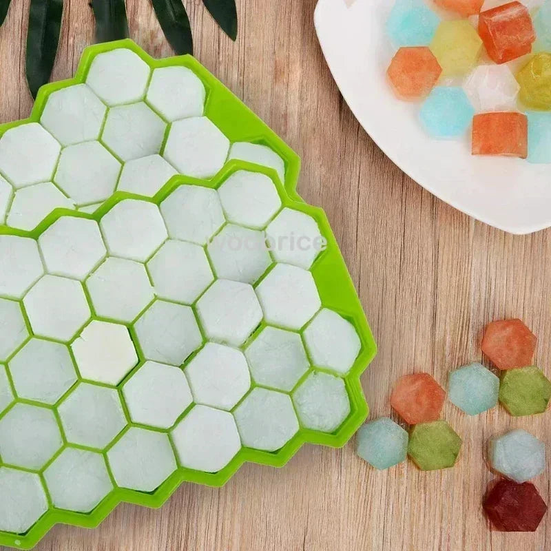 1/2/4PCS Cavity Honeycomb Ice Cube Trays Reusable Silicone Ice Cube Mold BPA Free Ice Maker with Removable Lids