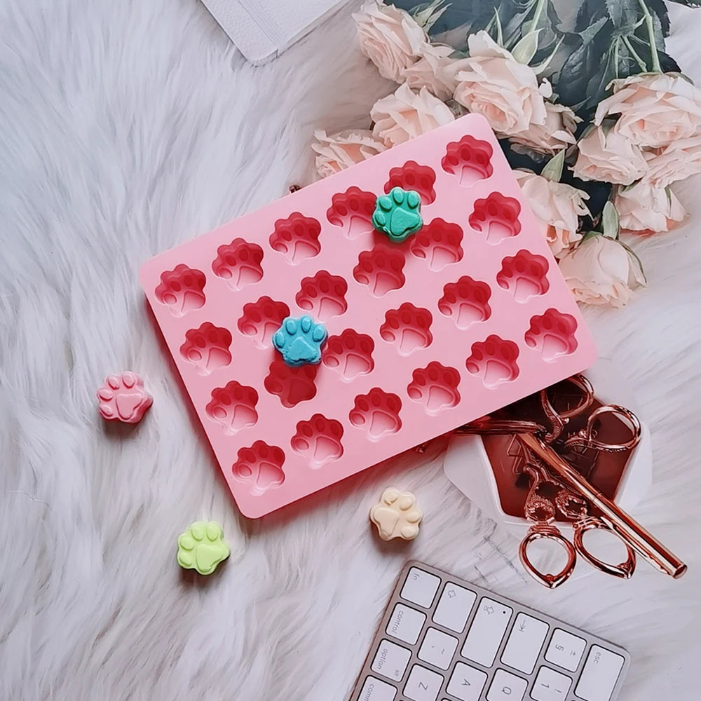 Dog Paw Silicone Mold Cat Animal Foot Print Mould For Soap Candy Chocolate Jelly Pudding Ice Cube Tray Frozen Pet Treats Tools